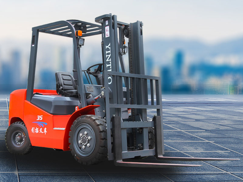 内燃平衡重式叉车