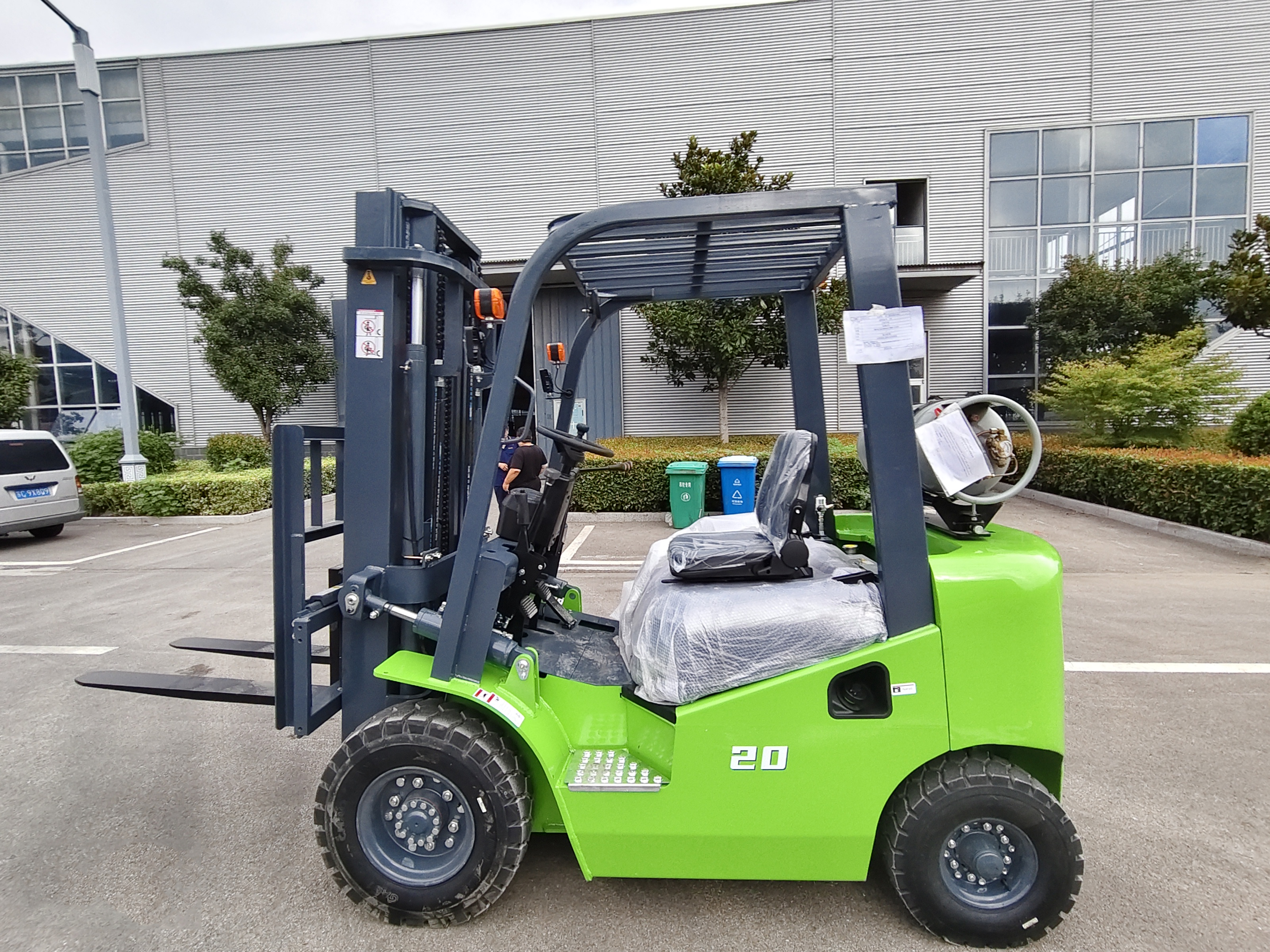 双燃料平衡重式叉车