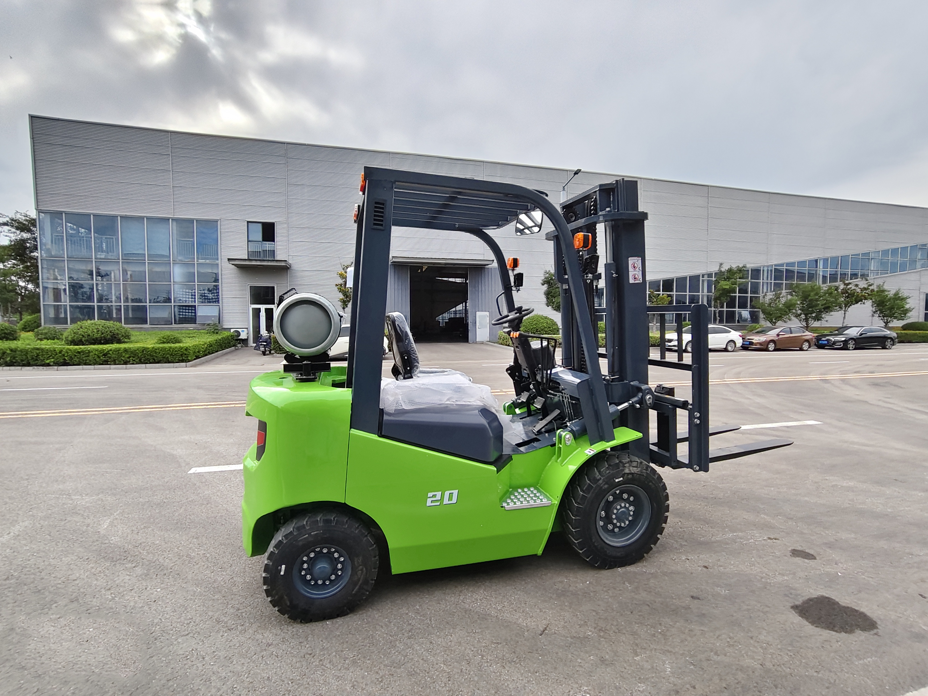 双燃料平衡重式叉车